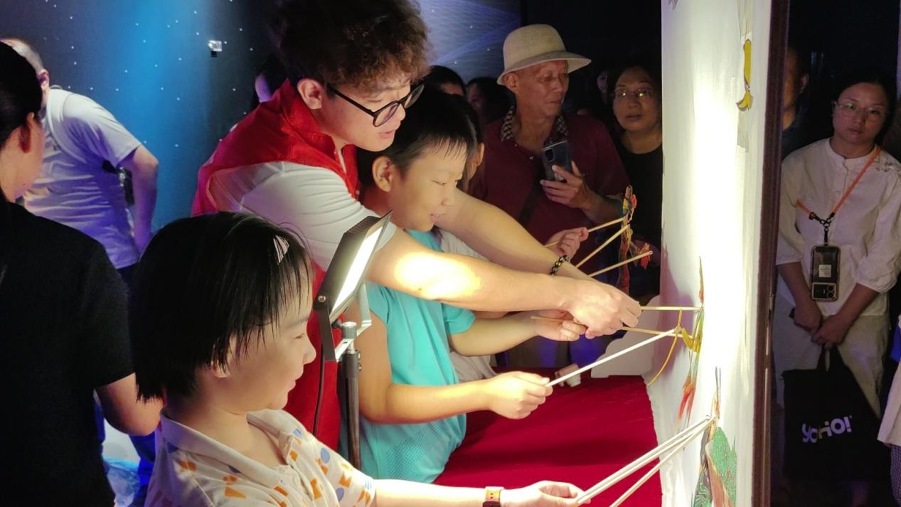 图2 用科技点燃孩子们的梦想